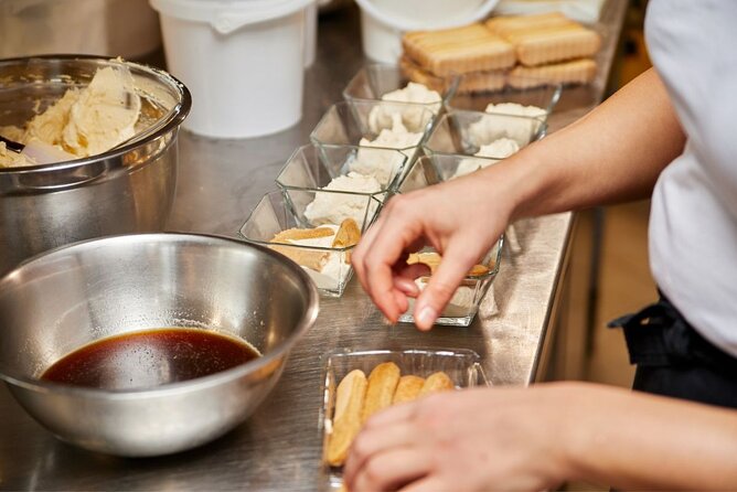 Pasta and Tiramisu Cooking Class in Rome, Piazza Navona - Maximum Number of Travelers