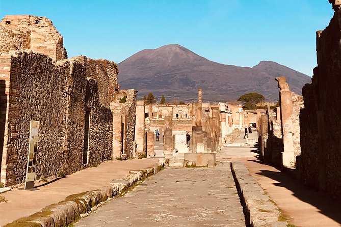 Pompeii VIP: Guided Tour With Your Archaeologist in a Small Group - Informative and Memorable Tours