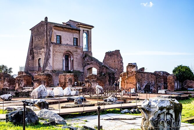 Small Group Colosseum and Roman Forum Tour With Arena Floor Access - Guides Expertise and Tour Experience