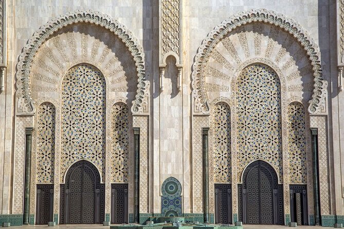 Casablanca Guided Private Tour Including Mosque Entrance - Meeting and Pickup Information