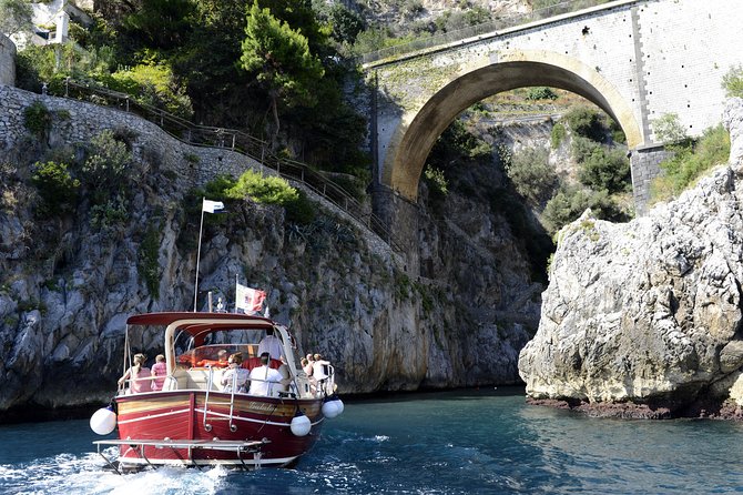 From Salerno: Small Group Amalfi Coast Boat Tour With Stops in Positano & Amalfi - Positive Reviews of the Boat Tour