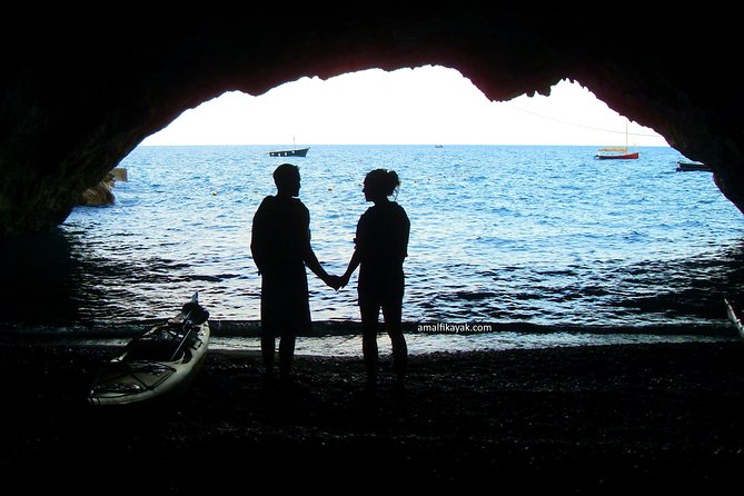 Amalfi Coast Kayak Tour Along Arches, Beaches and Sea Caves - Tour Experience and Issues