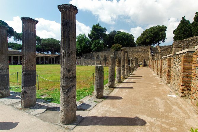 Complete Pompeii Skip the Line Tour With Archaeologist Guide - Tour Highlights and Experiences