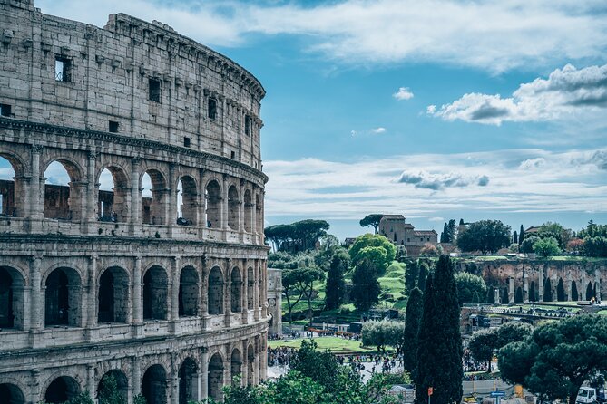 Rome Highlights Walking Tour With a Small Group - Highlights: Trevi Fountain