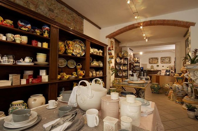 How to Make Handmade Tuscan Ceramic: a Course With a Master Potter in Montelupo - Overview of Tuscan Pottery Experience