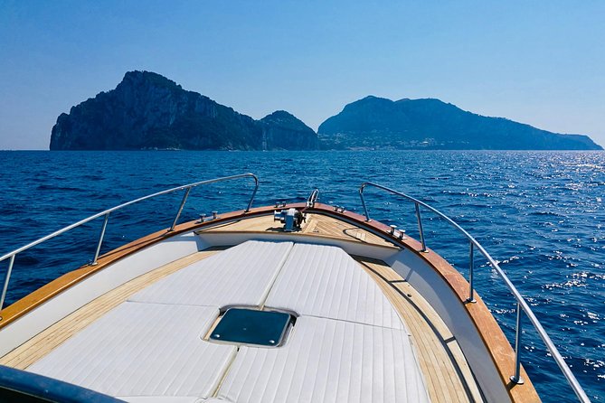 Private Island of Capri Boat Tour for Couples