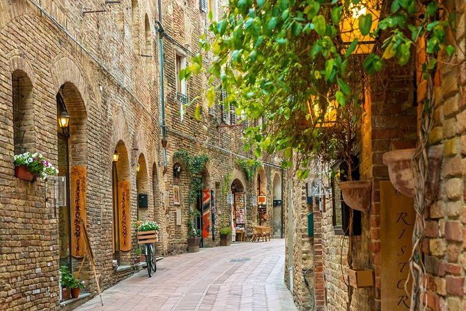 San Gimignano, Chianti, and Montalcino Day Trip From Siena