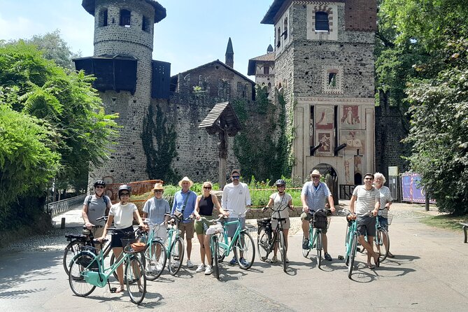 Highlights and Hidden Gems of Turin Bike Tour - Knowledgeable and Passionate Guides