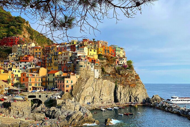 Relaxing Boat Tour With Aperitif in Cinque Terre - Meeting Like-minded Travelers on the Tour