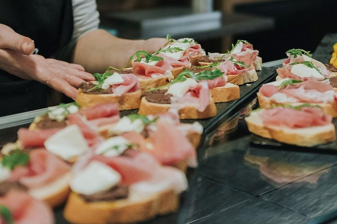 Venice “Cichetti” and Wine Small-Group Walking Tour - Authentic Venetian Cuisine