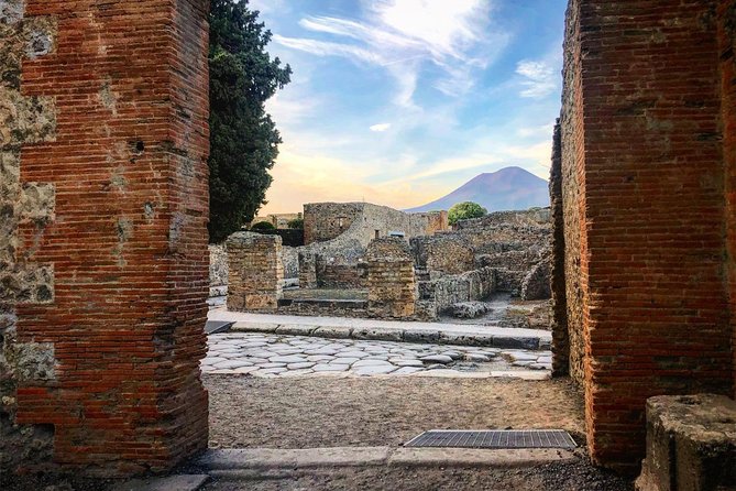 Pompeii From the Afternoon to the Sunset - Small-Group Tour With Skip-The-Line Ticket