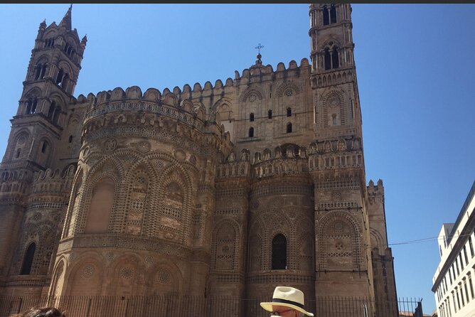 Markets and Monuments: Walking Tour in the Center of Palermo - Landmarks and Monuments