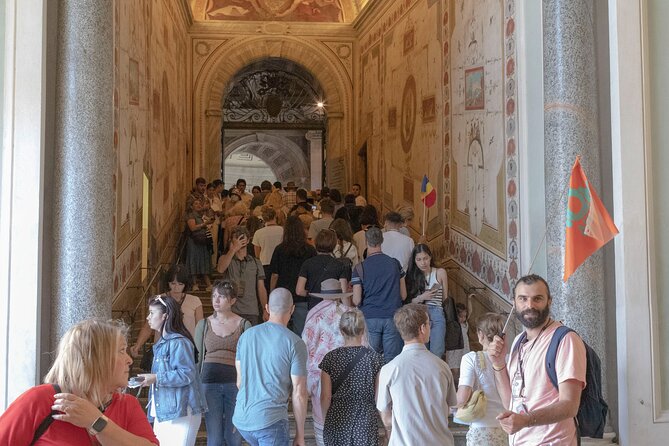 Vatican Museums and Sistine Chapel Guided Tour En Español - Saltarse La Fila - Tour Inclusions