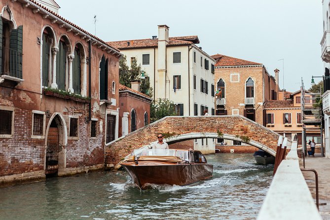 Withlocals Venice Away From the Crowds PRIVATE Tour With a Local Expert - Booking and Cancellation Policy