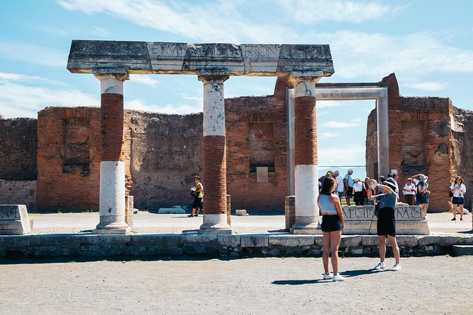 Pompeii 3 Hours Walking Tour Led by an Archaeologist - Customization Options