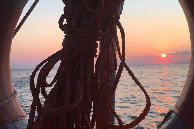 Sunset Boat Tour to Cinque Terre With Aperitif on Board - Exploring the Colorful Fishing Villages