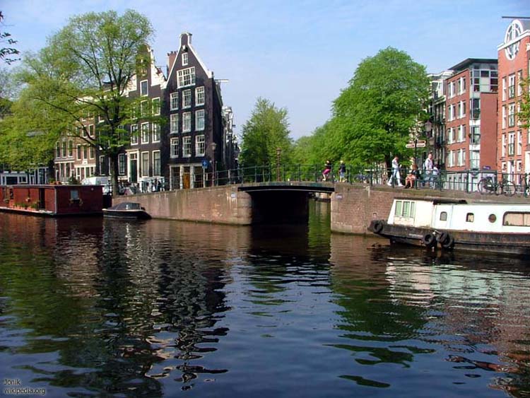 Jordaan canals in Amsterdam at sunset