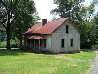 Houses along the road at Henry River Mill Village District 12 filming location